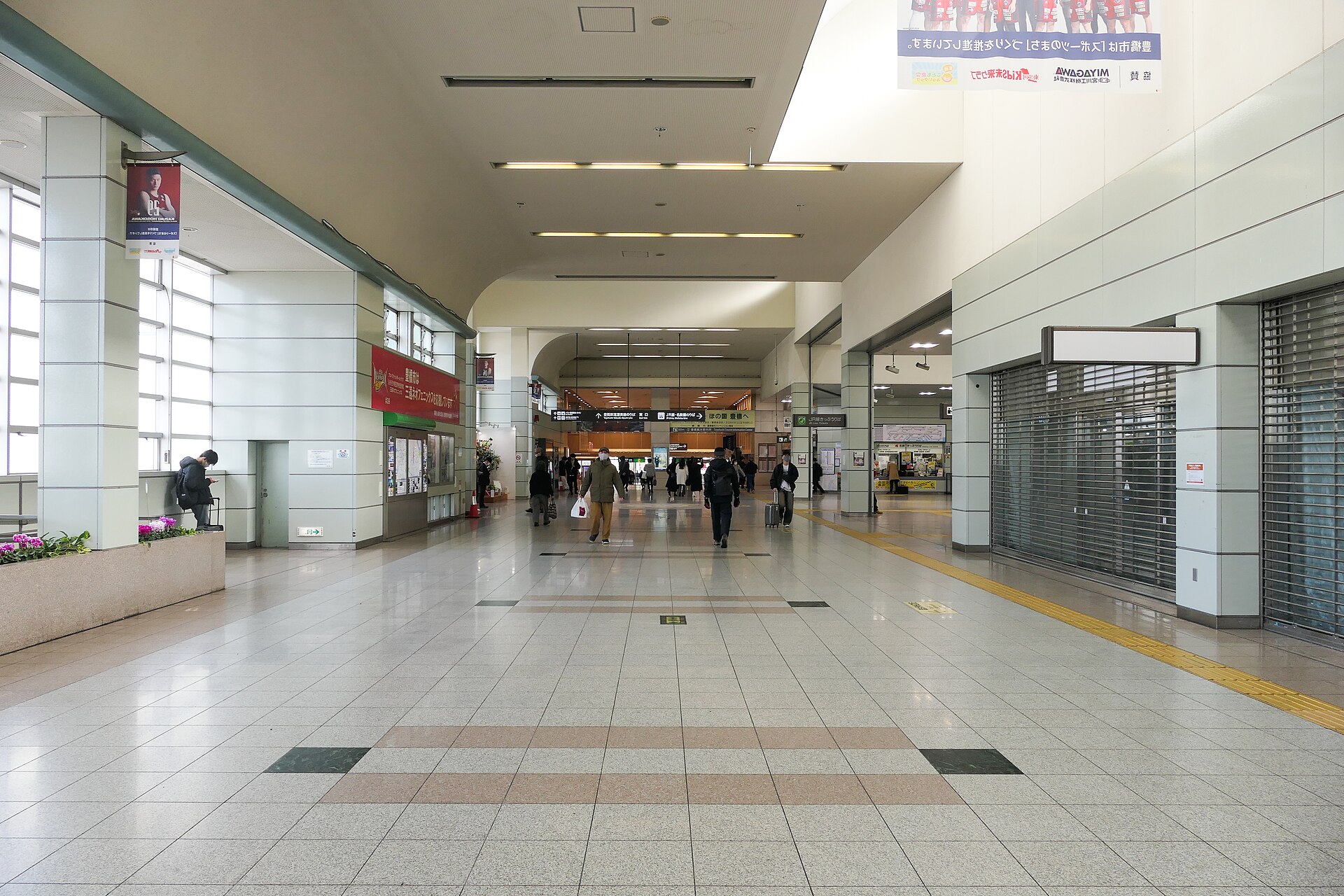 豊橋駅のコンコース